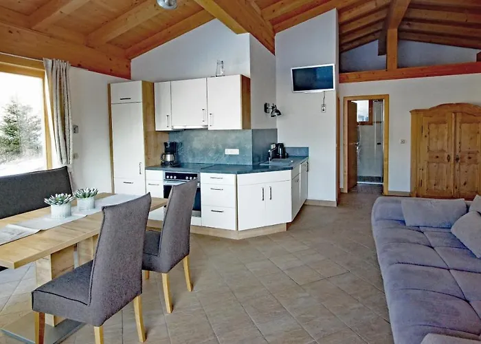 Konukevi Der Ottenhof 4*