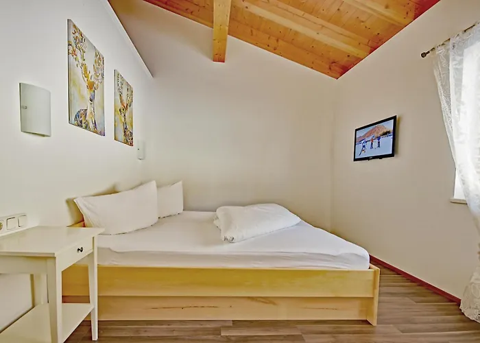 Der Ottenhof بيت ضيافة والشسي